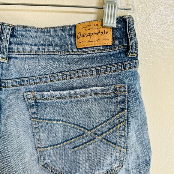 Aeropostale Women's Low Rise Distressed Cuffed Jeans Shorts Size 1/2 BOHO - Picture 7 of 7